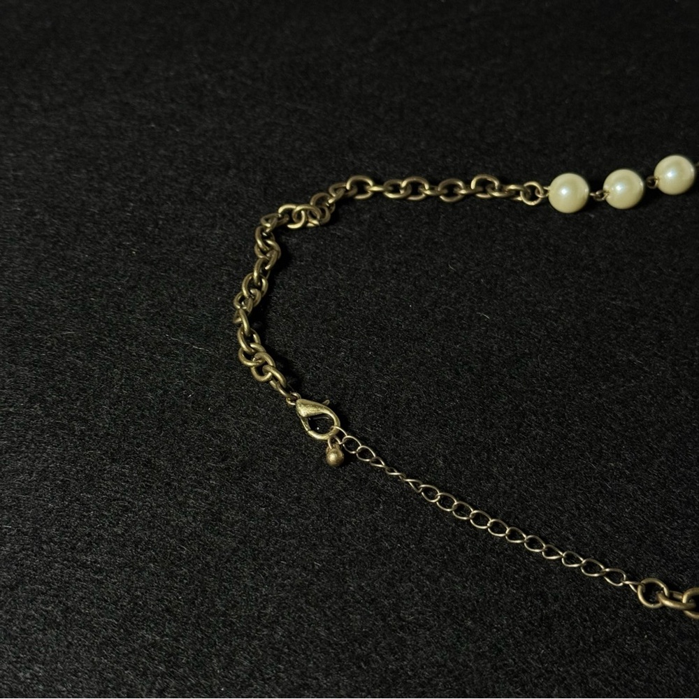 Elegant Gold and Cream Pendant Necklace - Picture 4 of 4